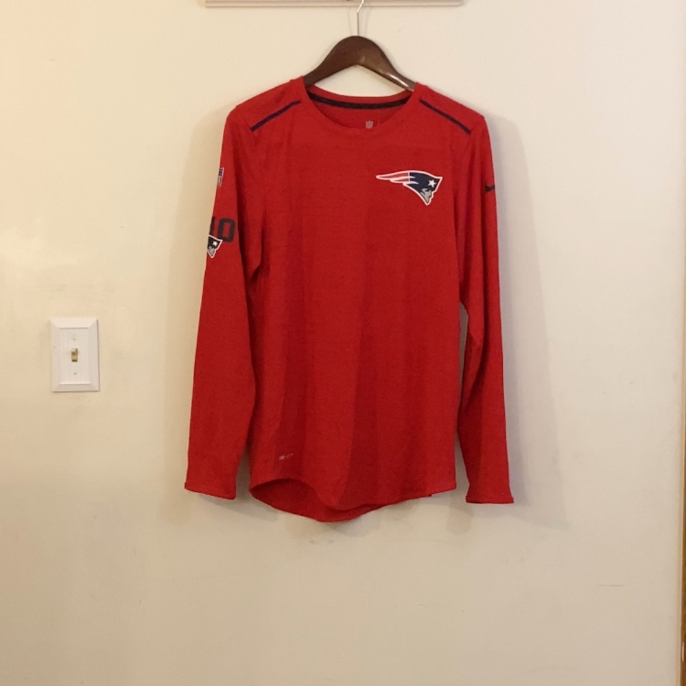 RARE, RETRO New England Patriots long-sleeve Never worn- Small